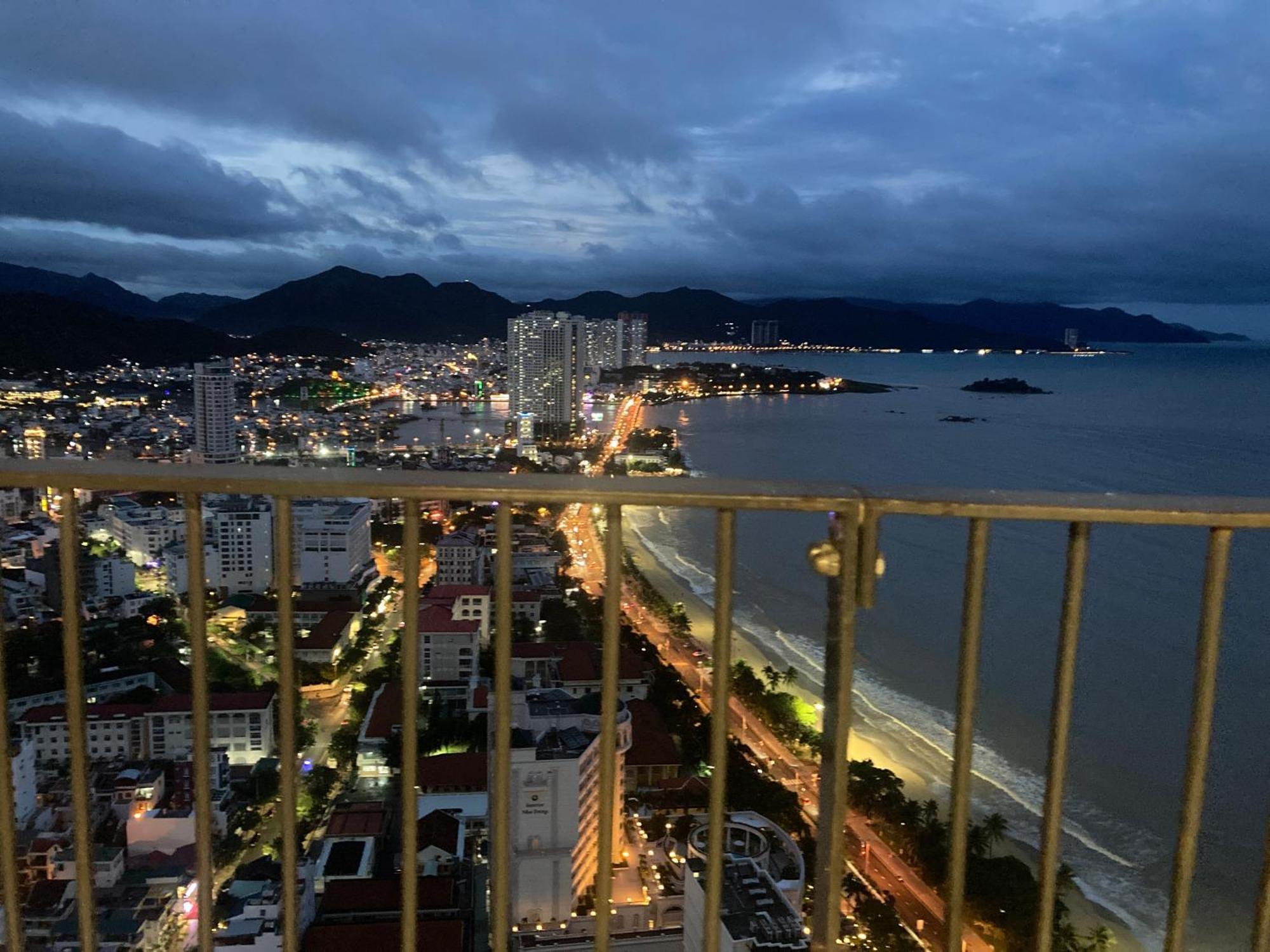 Can Ho Gold Coast O Nha Trang View Bien - Vivastay Buitenkant foto