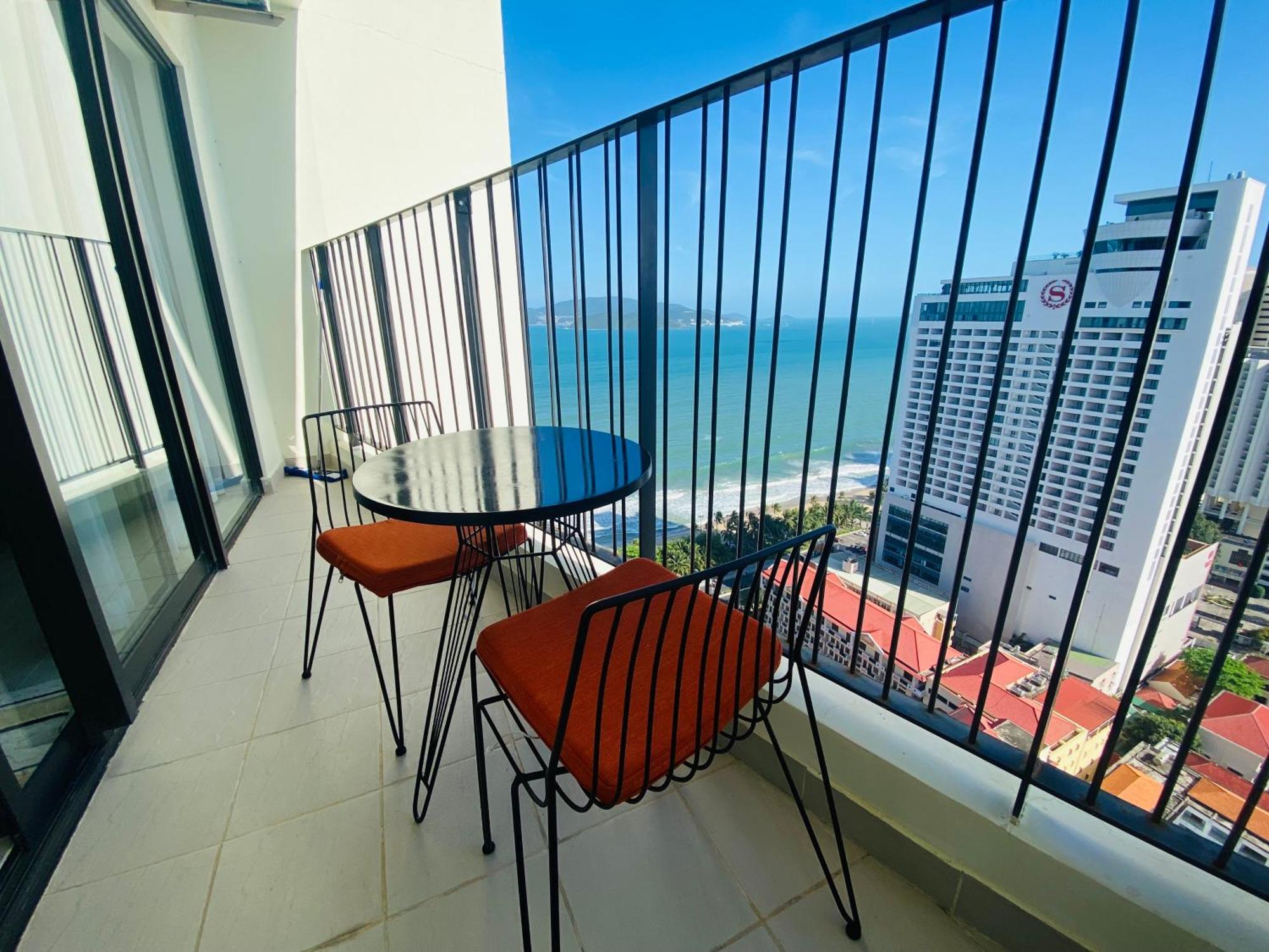 Can Ho Gold Coast O Nha Trang View Bien - Vivastay Buitenkant foto